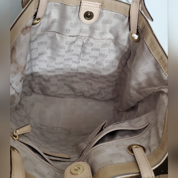 Michael Kors Jet Set Patent Leather Tote - Picture 7 of 8